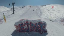 Palandöken'de baharda kayak keyfi yapanlar böyle görüntülendi