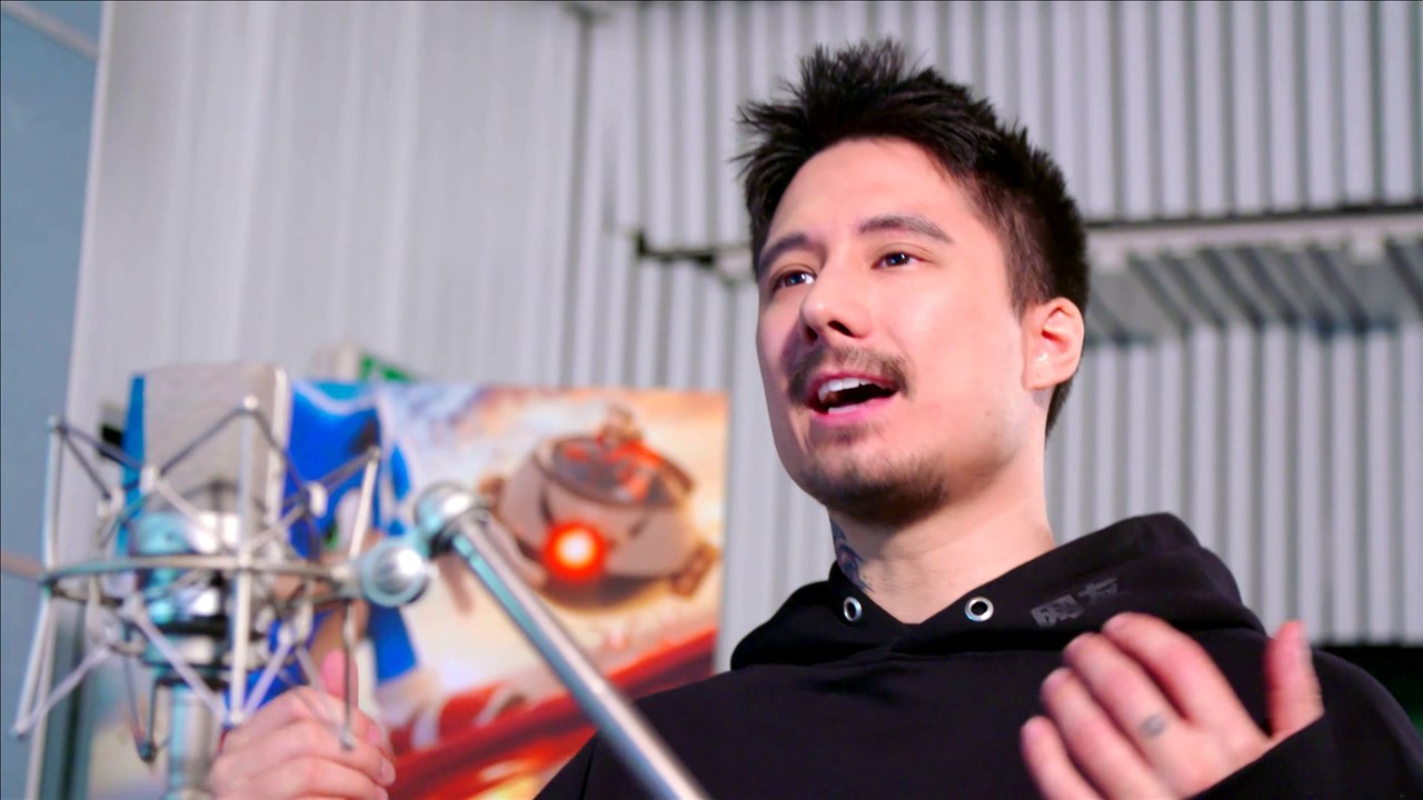 Julien bam im synchronstudio für "sonic the hedgehog 2"