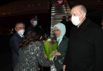 Cumhurbaşkanı Erdoğan ve eşi, NATO daimi temsilcisi tarafından Brüksel Havaalanında karşılandı