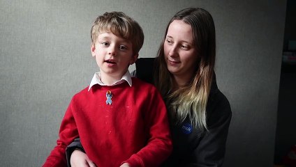 Young fund raiser makes ribbons for Ukraine appeal