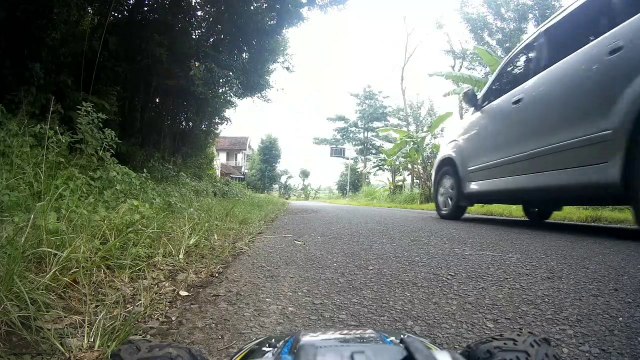 Main Mobil Remot Menelusuri Jalan Raya Turi - Sidowayah || Xinlehong 9125