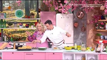 Panico a È sempre mezzogiorno: una teglia ha preso fuoco in diretta! La reazione di Antonella Cleric