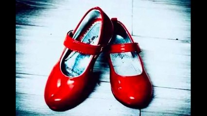Bí ẩn sự cố "vũ điệu đôi giày đỏ" tại Châu Âu