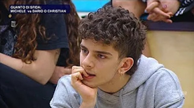 Alessandra Celentano affonda Dario Schirone: la dura replica dell'allievo di Amici Fioccano guanti d