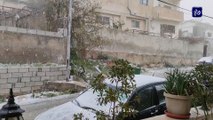 مشاهد لتساقط الثلوج في محافظة عجلون صباح الخميس