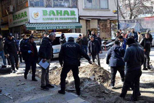 Malatya'da doğalgaz borusu patladı facianın eşiğinden dönüldü... O anlar kamerada