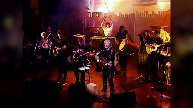 Hugues Aufray chante Santiano en live