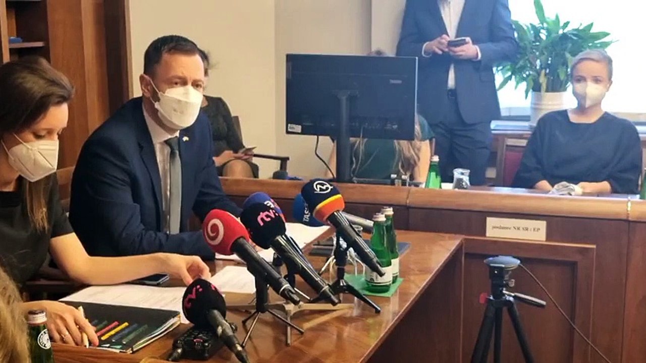 ZÁZNAM: Premiér: SR bude na samite presadzovať zodpovednú a suverénnu politiku