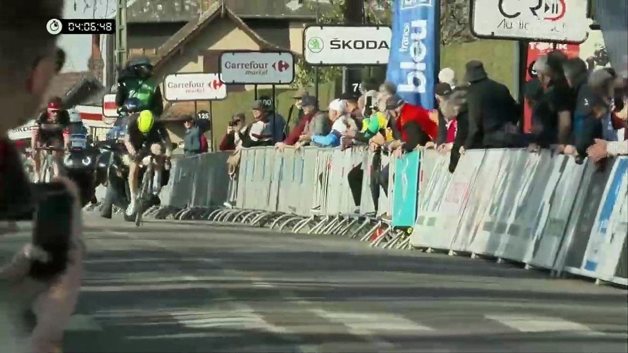 Jordan Habets célèbre sa victoire trop tôt (Tour de Normandie 2022)