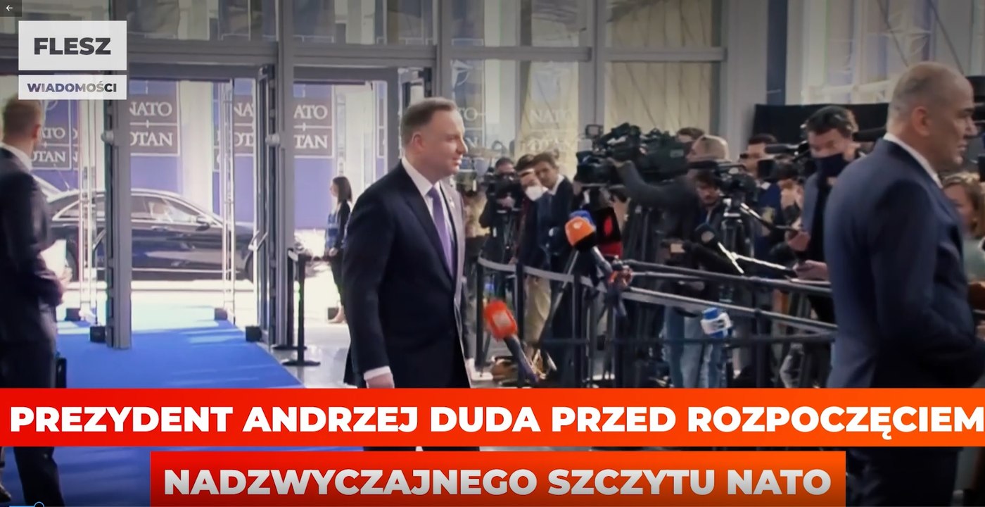 Prezydent Andrzej Duda przed rozpoczęciem nadzwyczajnego szczytu NATO