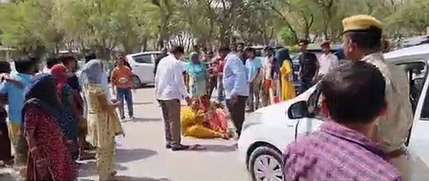 No clue of missing minor girls, relatives stopped the way of Hanumangarh SP