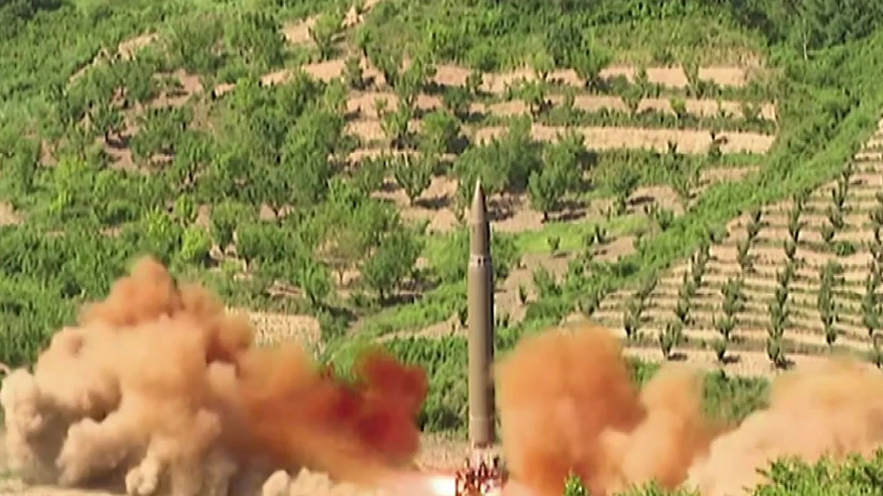 [뉴스나이트] 북한이 쏘아올린 ICBM?..."레드라인 넘었나?" / YTN