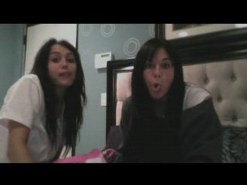 Epis. Irrelevant - The Miley & Mandy Show!