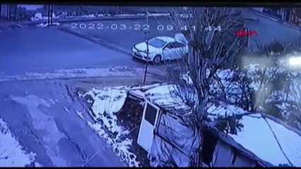 İSTANBUL-SULTANBEYLİ'DE OTOMOBİLLERDEN HIRSIZLIK YAPAN ŞÜPHELİ TUTUKLANDI