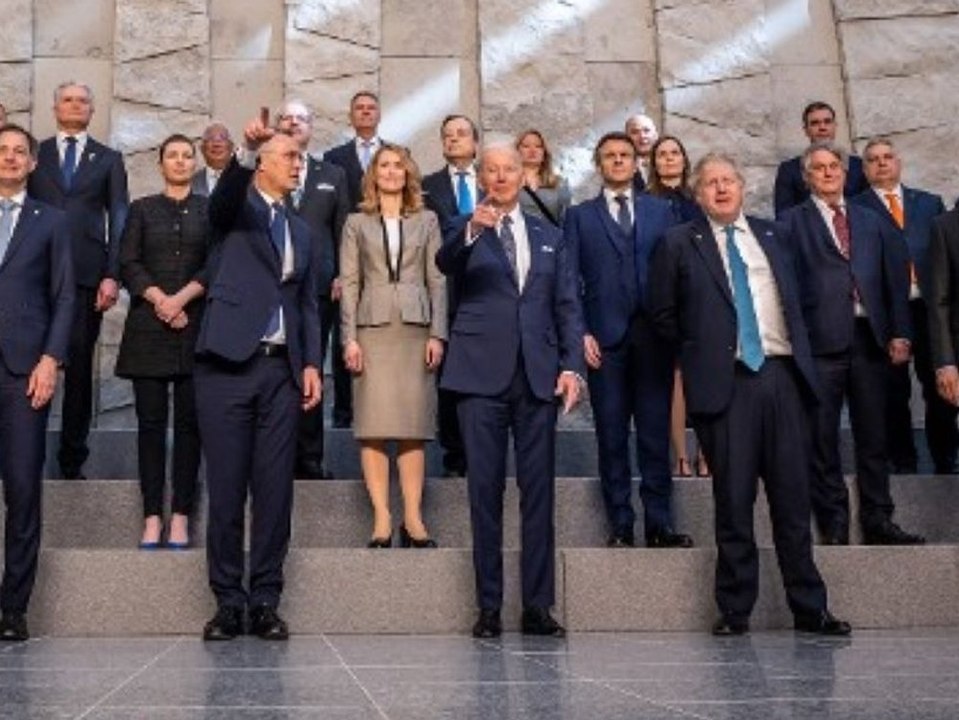 NATO-Gipfel in Brüssel: Darum fehlt Olaf Scholz auf dem Gruppenfoto