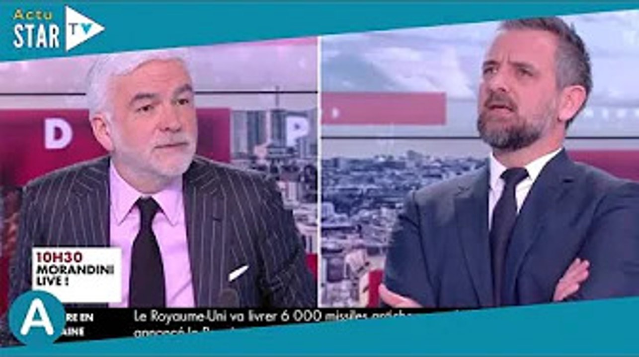 Mariage, bébé, tâches ménagères... Pascal Praud met très mal à l'aise son invité
