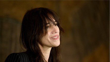 GALA VIDEO - “J’étais devenue quasi muette” : Charlotte Gainsbourg se confie sur ces failles qui la rongeaient
