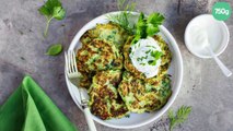 Galettes de courgettes, sauce au yaourt