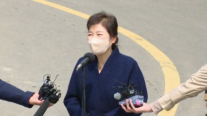 박근혜 전 대통령, 대구 달성 사저로 귀향..."따뜻하게 맞이해줘 감사" / YTN