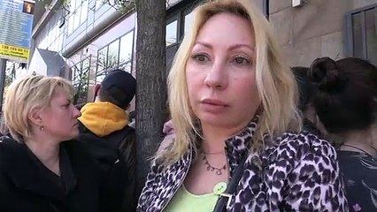 Ucraina, profughi tra speranze e burocrazia: code al consolato di Milano per rinnovare i documenti