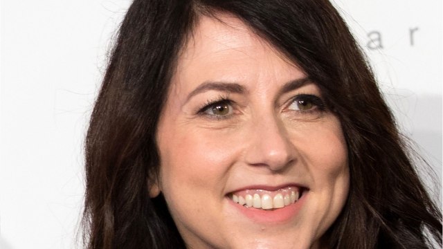 GALA VIDEO - Jeff Bezos : son ex-femme MacKenzie Scott fait un don stratosphérique à 465 associations