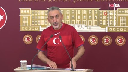 CHP'li milletvekilinden Mecliste milli takım formasıyla basın toplantısı