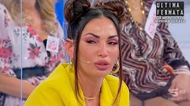 Uomini e Donne, Ida Platano non riesce a trovare la quadra. Gemma Galgani la consola: Voglio vedert