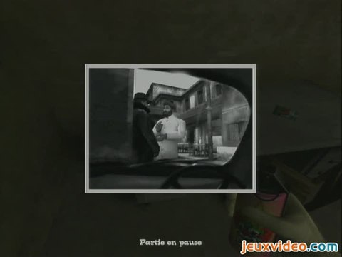 No One Lives Forever 2 : 2/2 : Peaux de banane et gaz hilarant