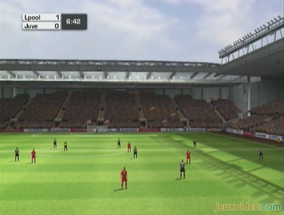FIFA Football 2003 : Gameplay - Liverpool / Juventus de Turin