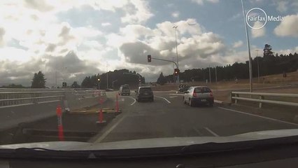 Road test of the Barton Highway roundabout's new traffic lights