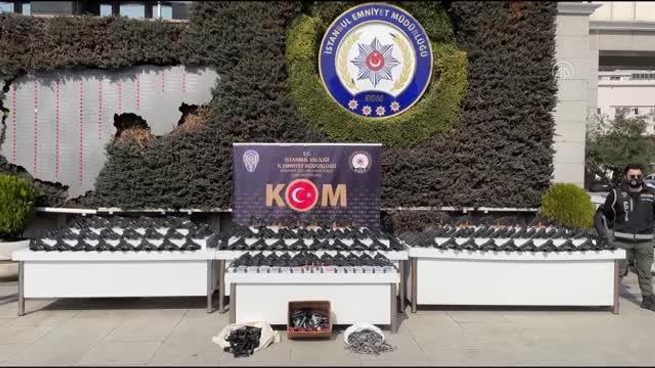 İstanbul'da silah kaçakçılığı operasyonunda 266 tabanca ele geçirildi