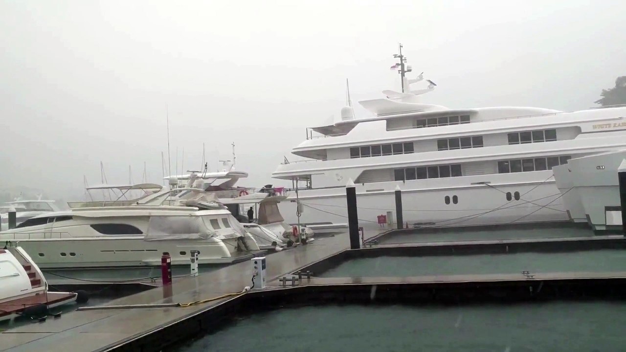 POWERFULL SEA STORM