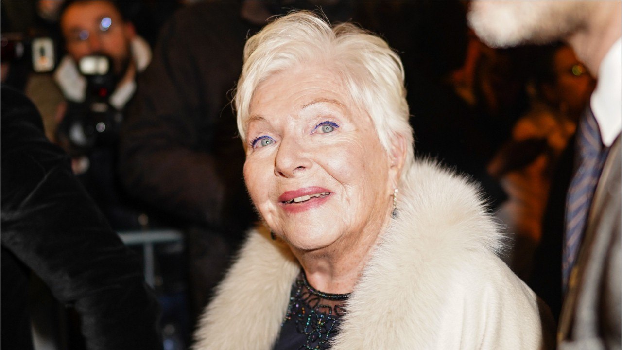 FEMME ACTUELLE - "Une femme très méchante" : Line Renaud balance sévèrement sur une célèbre chanteuse