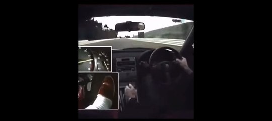 VÍDEO: Vuelve a disfrutar de Senna al límite en un Honda NSX y con sus impolutos mocasines