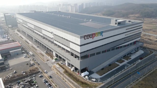 축구장 46개 국내 최대 쿠팡 물류센터... 1조 원 경제 유발 효과 기대 / YTN