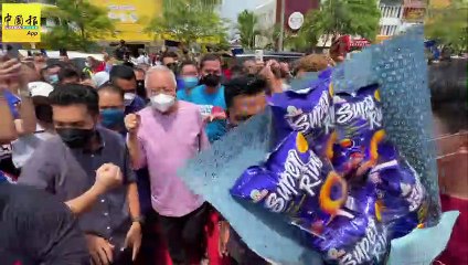 逾千人来点心城看Bossku 纳吉：都是大山脚人 不是调水的