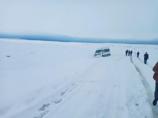 Şanlıurfa-Diyarbakır yolunda kar nedeniyle ulaşım aksıyor
