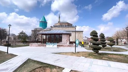 Endonezyalı kadın yapımcı Mevlana sevgisini sete taşıdı