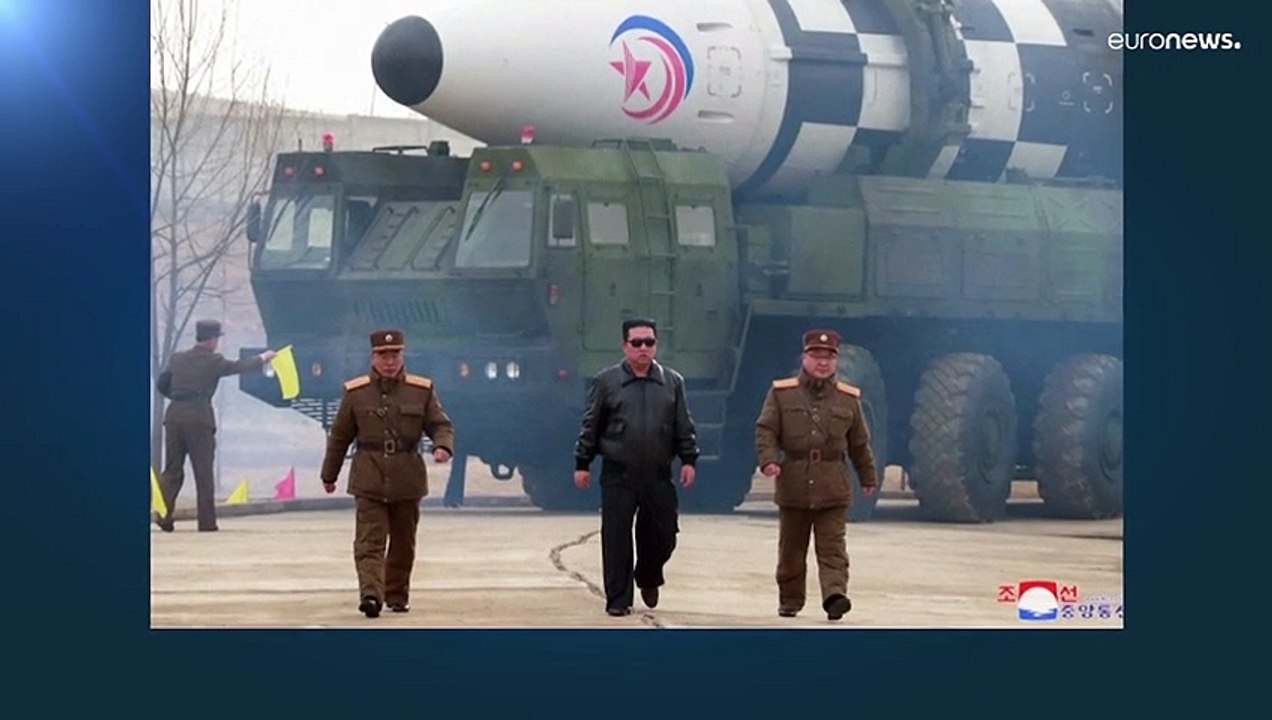 Kim Jong Un feuert 'Monsterrakete' ab, USA verhängen Sanktionen