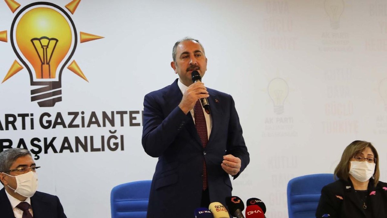 Abdulhamit Gül: Mevkiler, makamlar değil, ne yaptığınız önemlidir