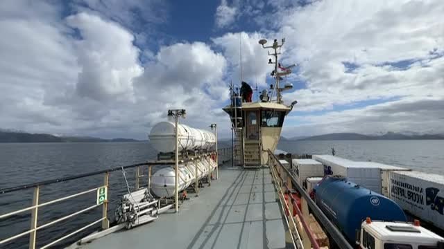 Científicos estudian las frías aguas en el extremo sur de Chile