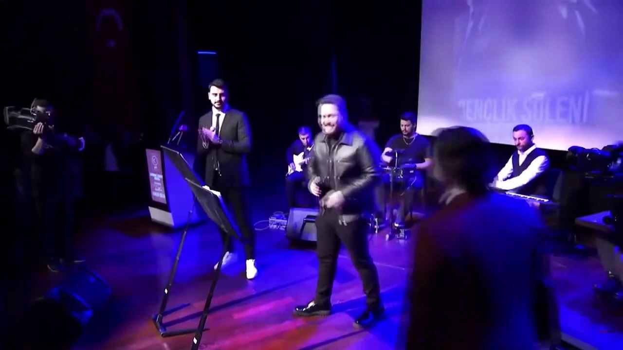 Sen Umut Oldun -  (Klip) Hüseyin Baş
