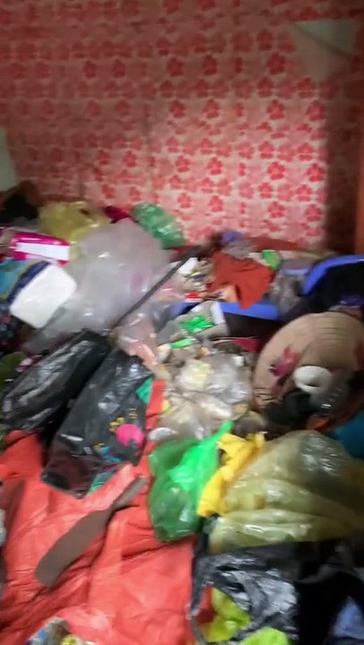 Nữ sinh khiến dân tình “khó thở” bởi phòng trọ siêu bẩn