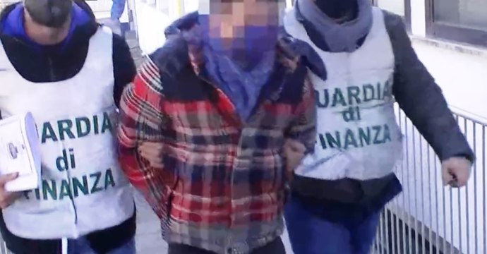 Rovigo - Frode fiscale in settore abbigliamento, arrestato imprenditore cinese. Sequestri per 1 milione (25.03.22)