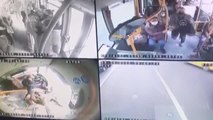 Beyoğlu'nda bir kişi seyir halindeki İETT otobüsünün şoförünü darbetti (2)