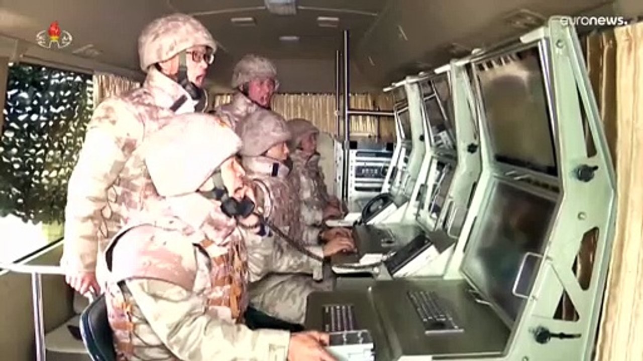 Kim Jong Un inszeniert sich und seine Rakete