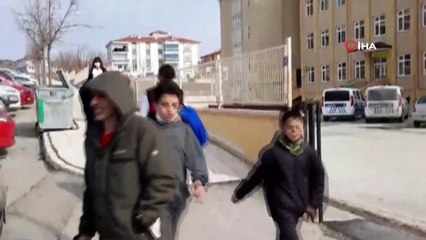 Öğretmenler etkisiz hale getirdi! Çorum’da panik... Öğrenci tüfek ve silahla okulu bastı