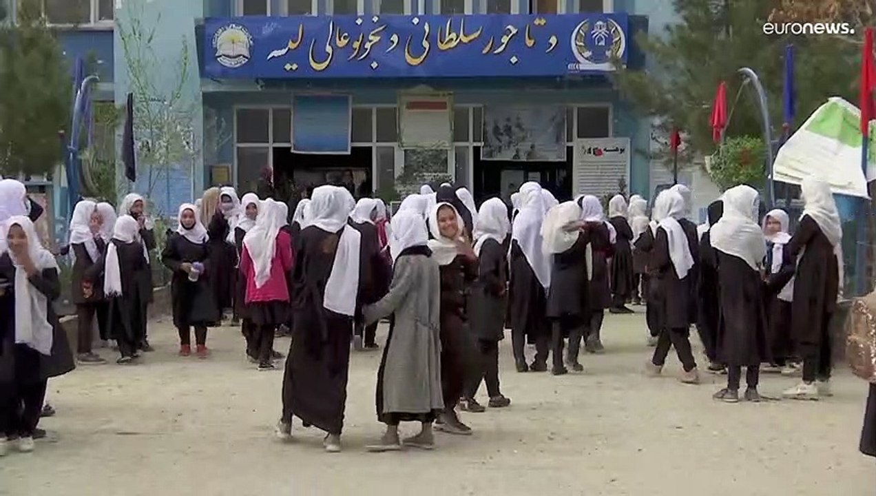 Schulverbot für afghanische Mädchen: „Die Taliban haben Angst vor gebildeten Frauen'