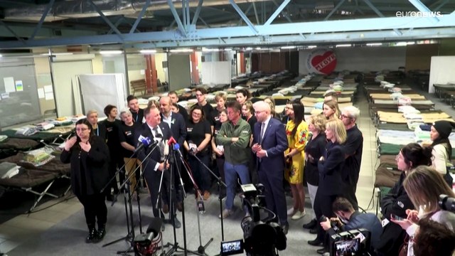 Шон Пенн помогает украинским беженцам