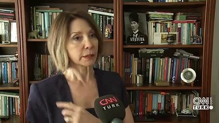 Kendisini polis olarak tanıttı, profesörün yarım milyonunu aldı